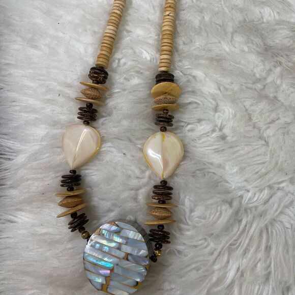 Unbranded Jewelry - Heart Accent Shell Pendant Necklace in Cream and Brown